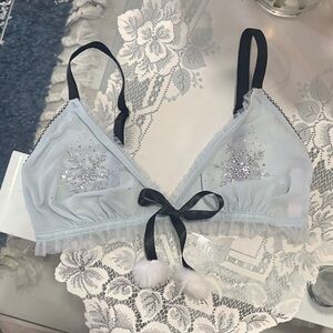 Victoria's Secret studded snowflake Bralette NEW size M light blue